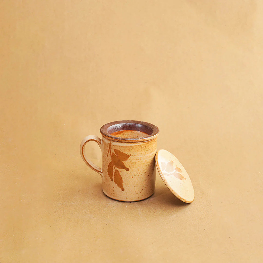 Handcrafted Ceramic Tea Infuser Mug with Lid 300ml - Beige Foliage Design
